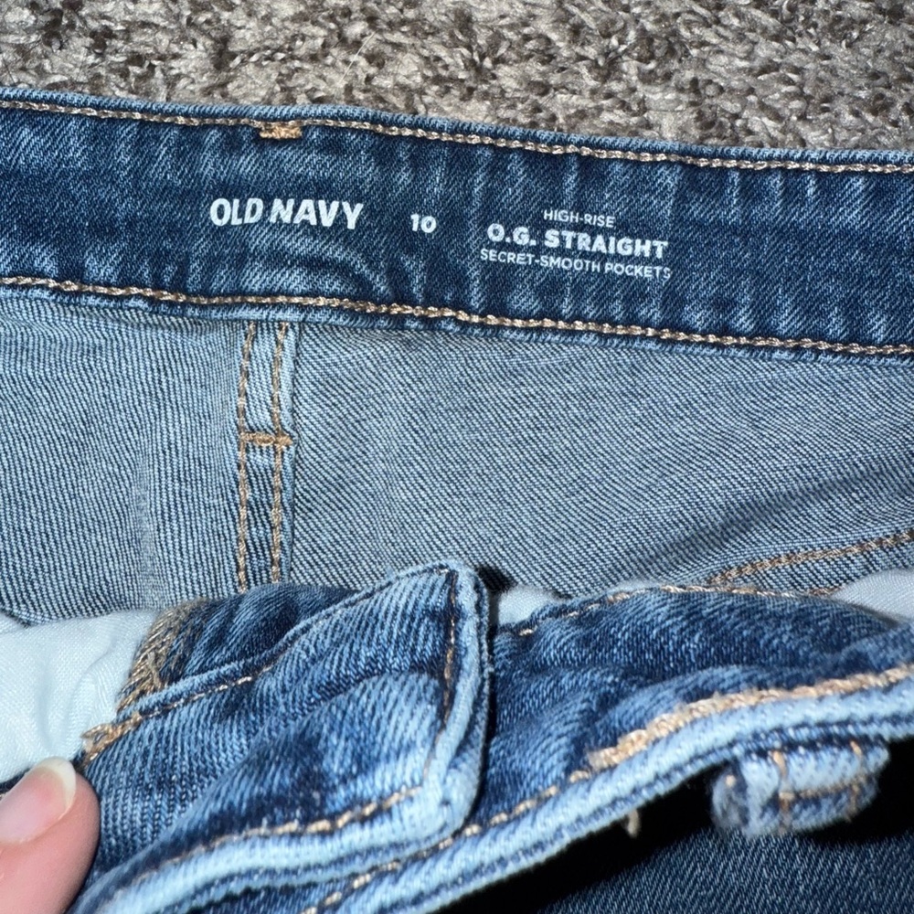 Old Navy High rise Distressed Jean Shorts - Picture 2 of 3